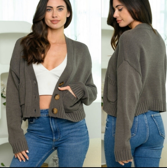 Women's Boho  Cropped Pocket  Button up Cardigan Sweater - Picture 6 of 12